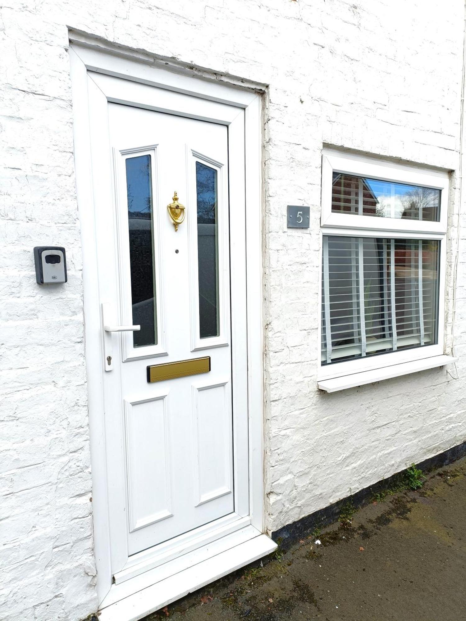 Charming Terrace Home In Whitchurch ウィットチャーチ エクステリア 写真